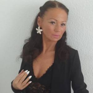 Miss-Lara
